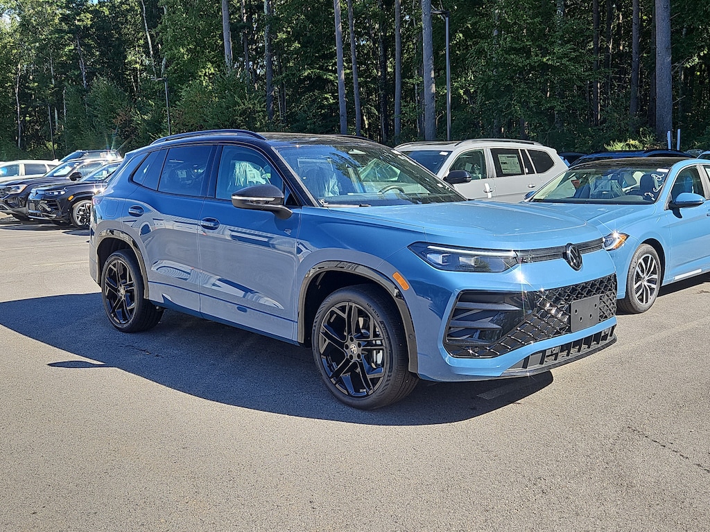 New 2026 Volkswagen Tiguan SE R-Line Black SUV