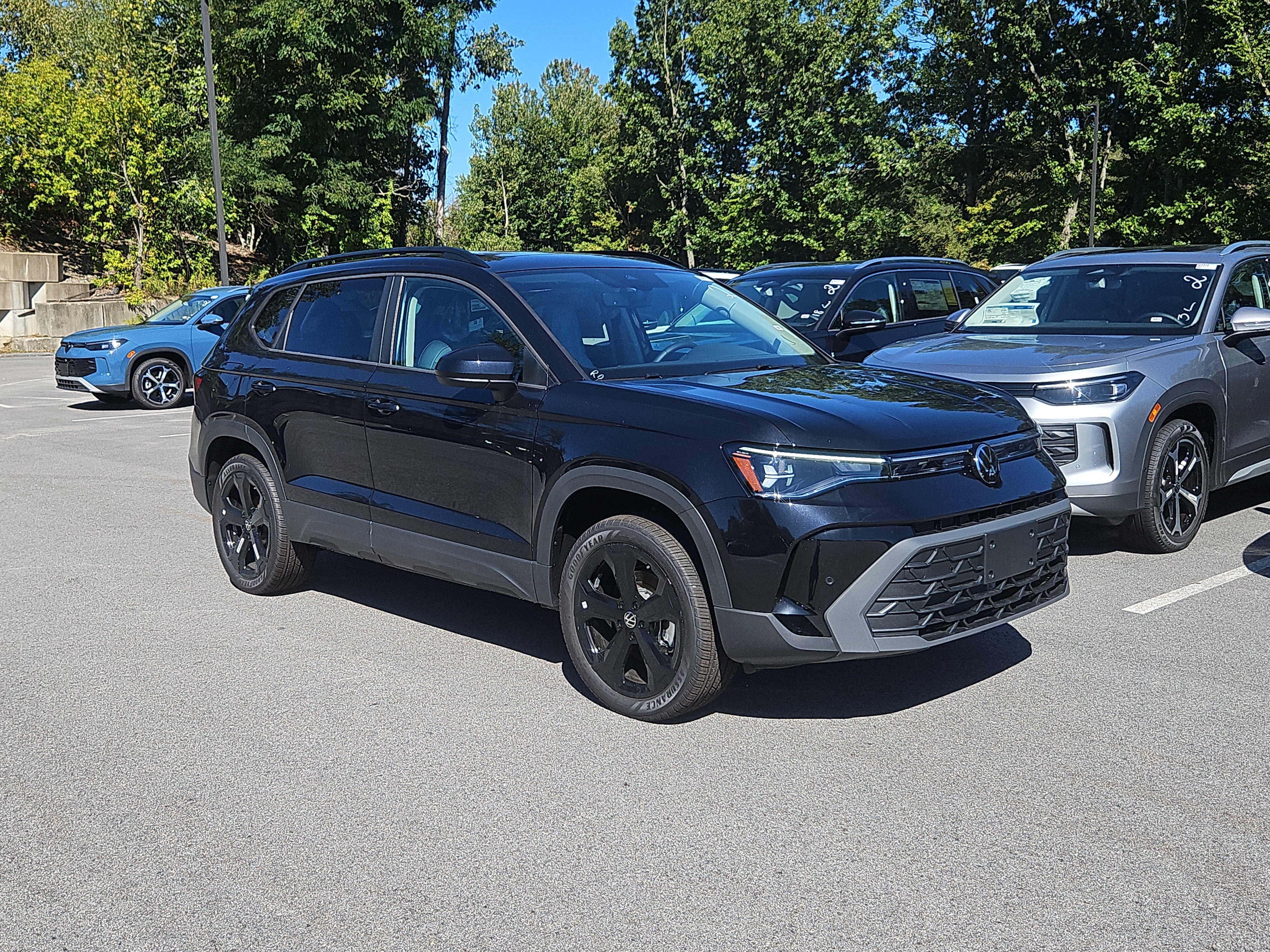 2026 Volkswagen Taos 1.5T SE Black SUV
