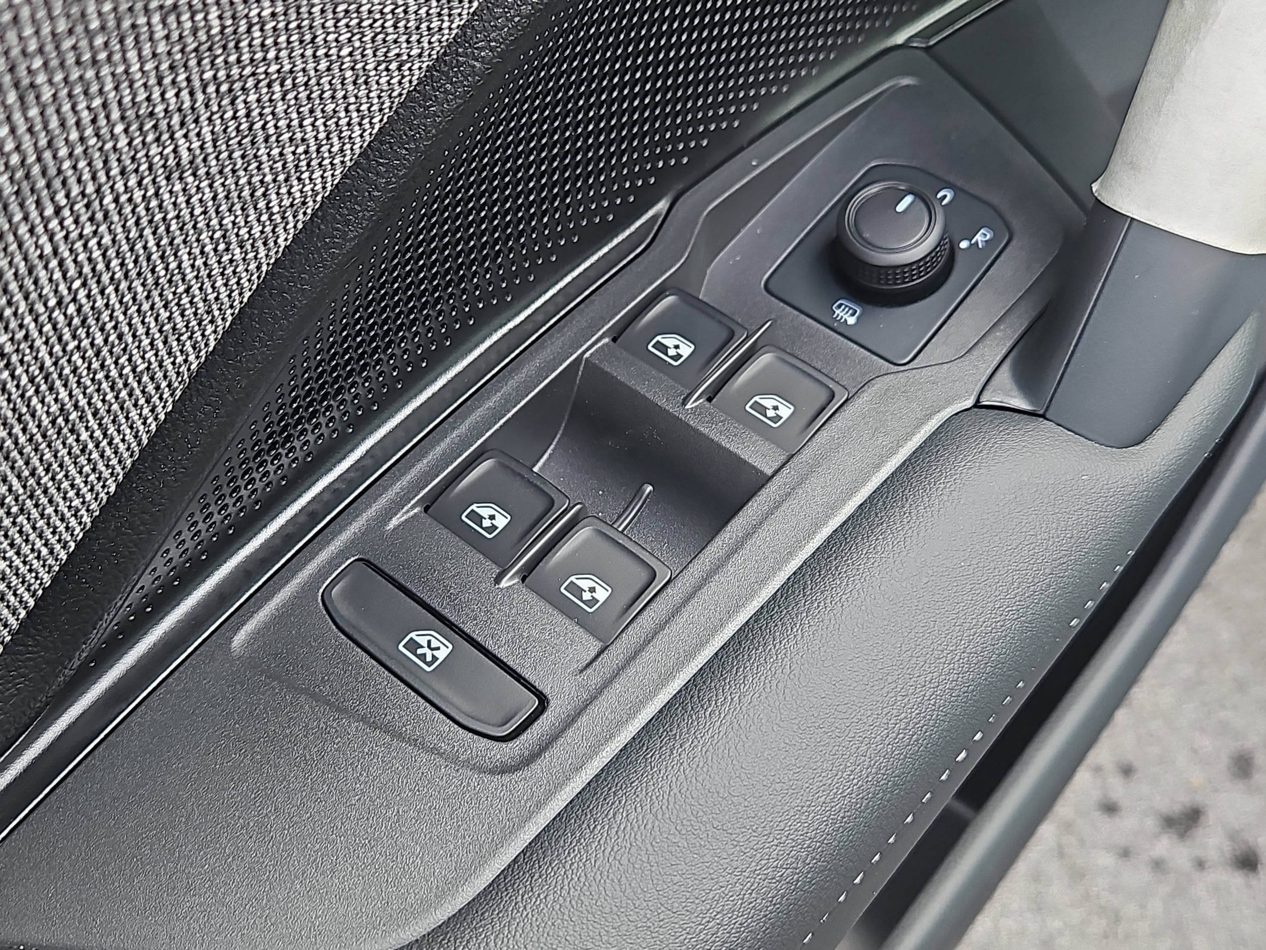 2026 Volkswagen Tiguan S - Photo 5