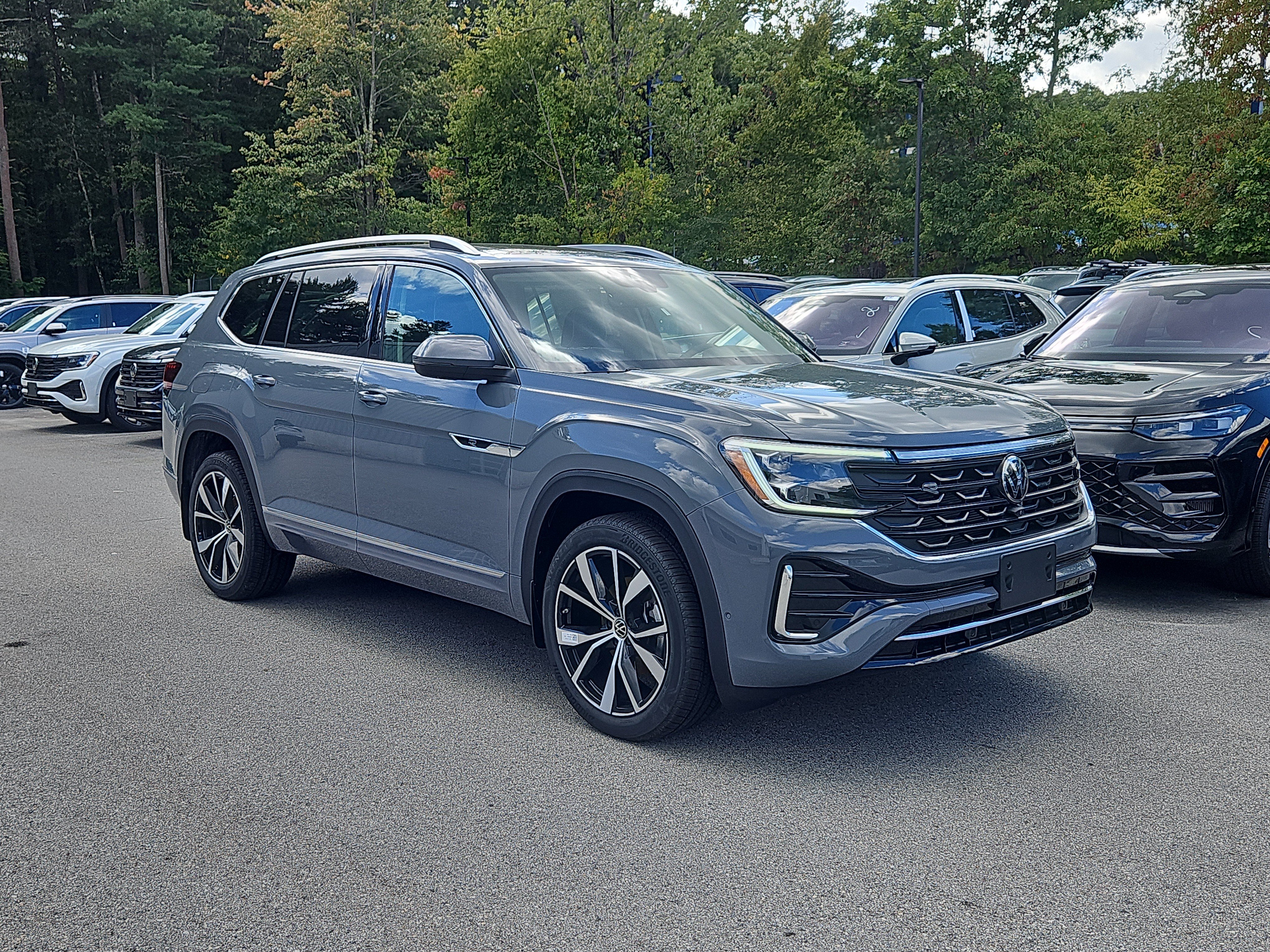 2026 Volkswagen Atlas SEL Premium R-Line SUV