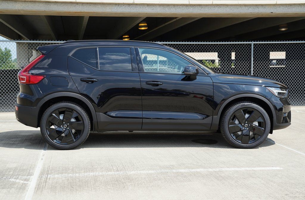 New 2026 Volvo XC40 B5 Ultra Black Edition SUV