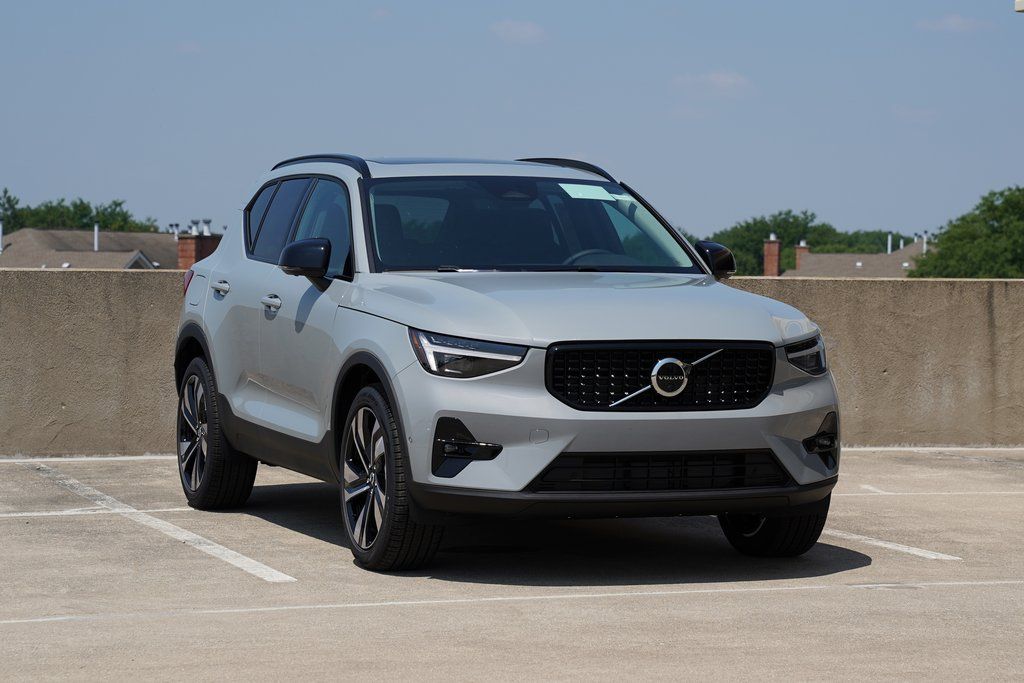 2026 Volvo XC40