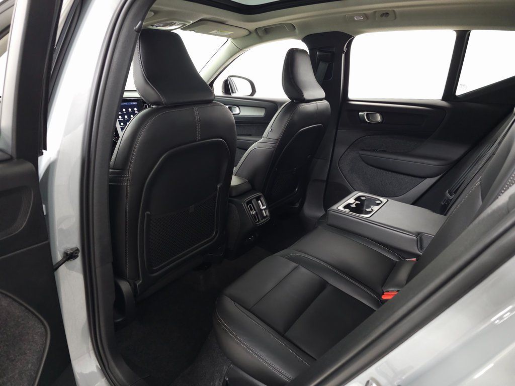 2026 Volvo XC40 Ultra - Photo 27