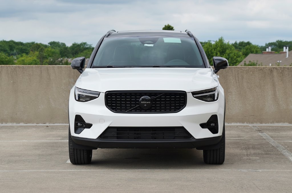 New 2026 Volvo XC40 B5 Ultra Black Edition SUV