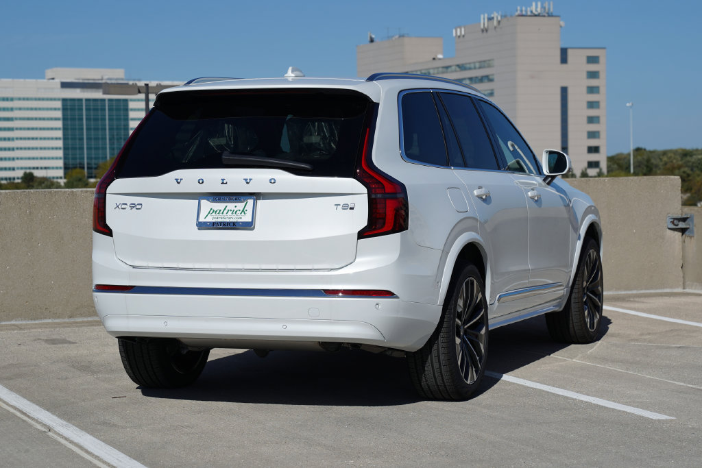 New 2027 Volvo XC90 plug-in hybrid T8 Plus 7-Seater SUV