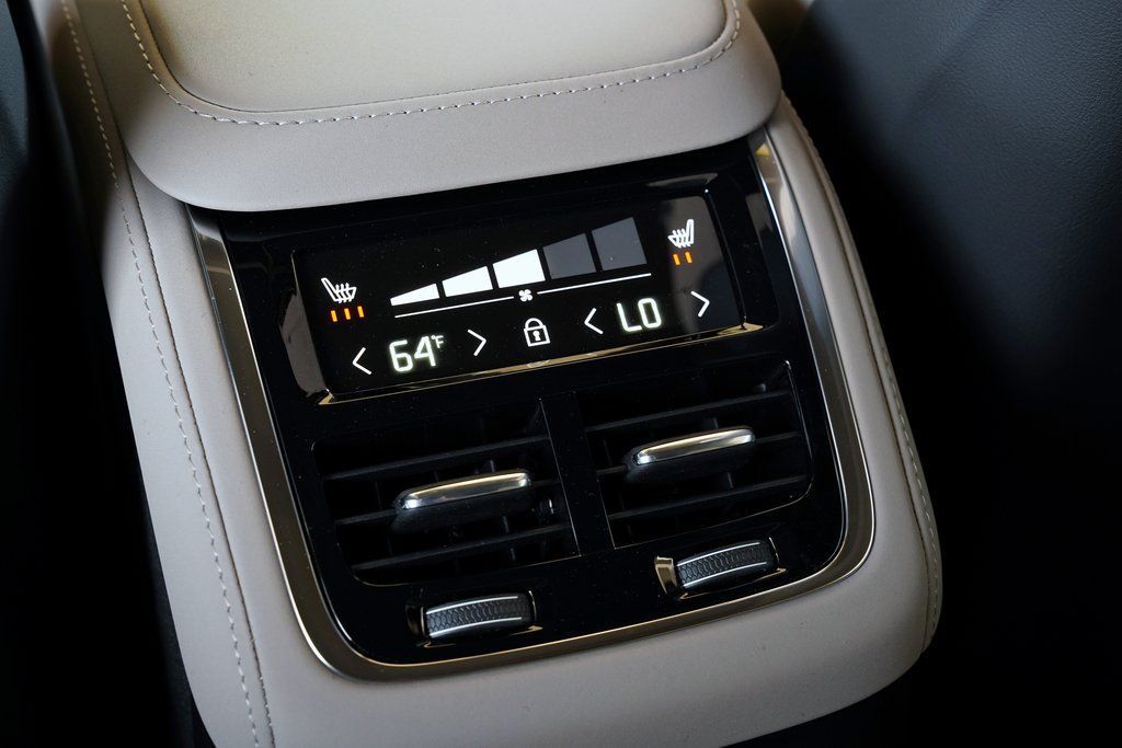 2026 Volvo XC90 Plus - Photo 25