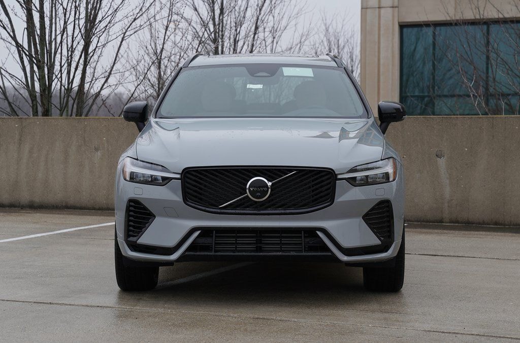 New 2026 Volvo XC60 plug-in hybrid T8 Plus SUV