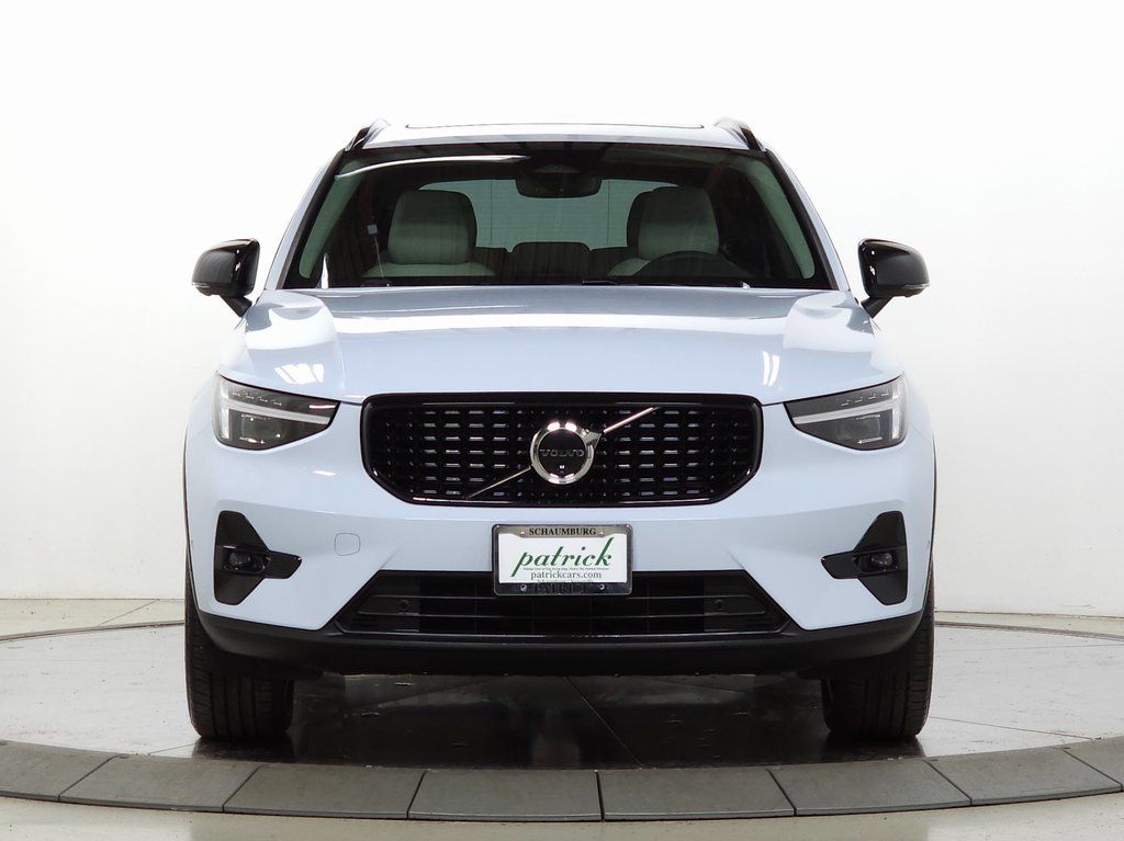 New 2026 Volvo XC40 B5 Plus SUV