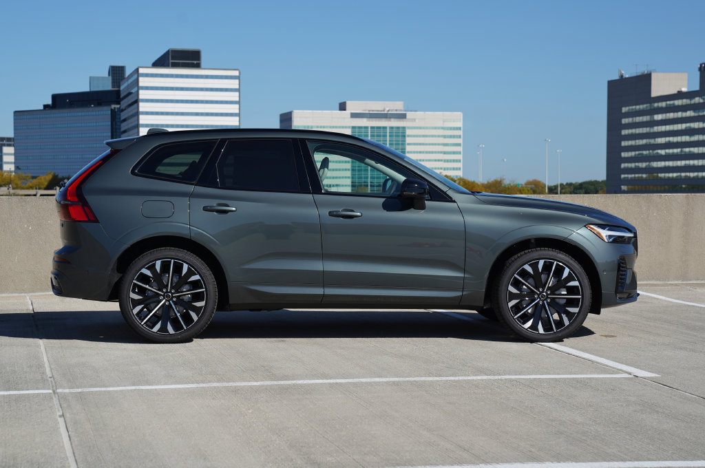 New 2027 Volvo XC60 B5 Ultra SUV