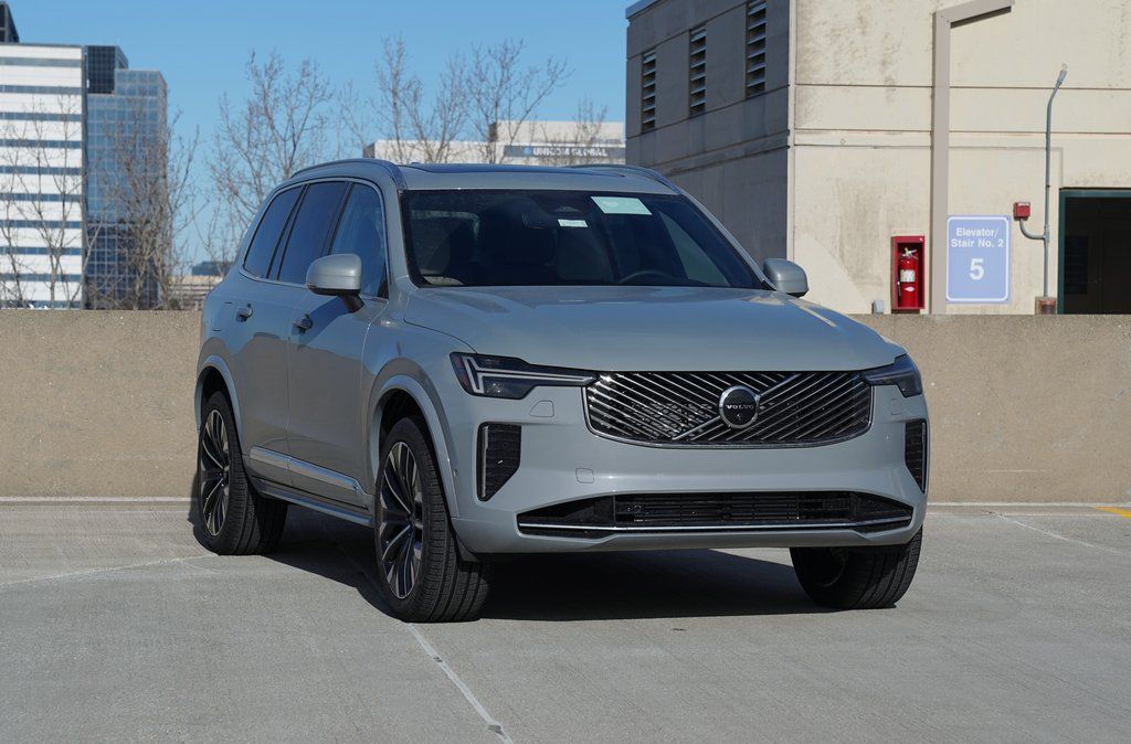 2026 Volvo XC90 plug-in hybrid T8 Plus 7-Seater eAWD SUV