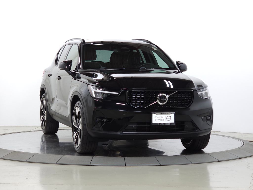 Used 2023 Volvo XC40 B5 AWD Plus Dark SUV YV4L12UW5P2113863 for Sale in Schaumburg, IL at Patrick Volvo Cars