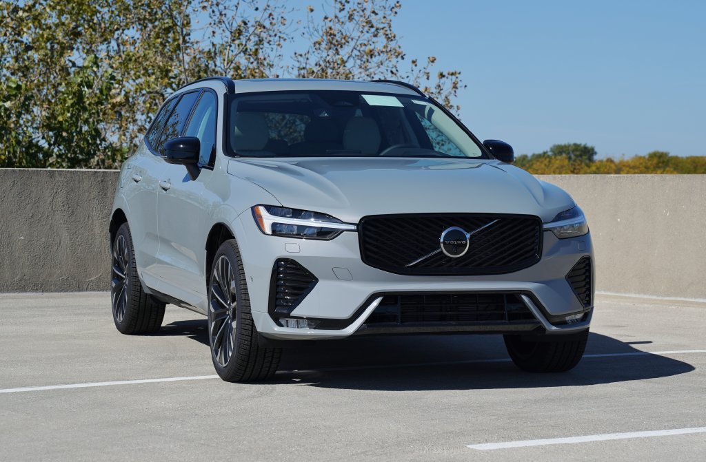 New 2027 Volvo XC60 B5 Ultra SUV