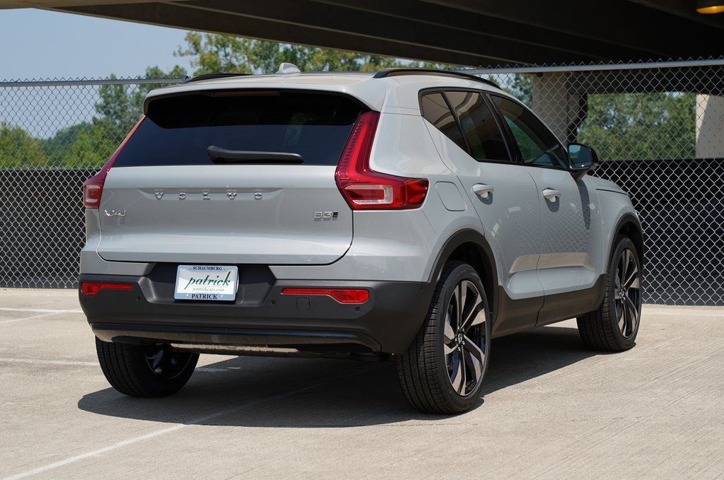 New 2026 Volvo XC40 B5 Ultra SUV