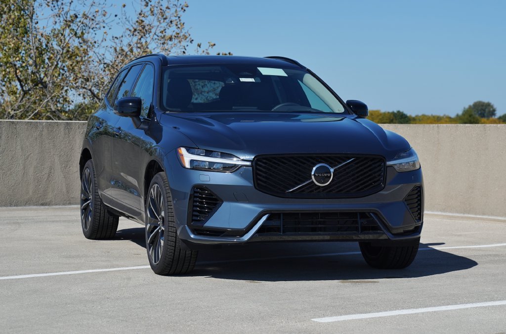 New 2027 Volvo XC60 plug-in hybrid T8 Ultra SUV