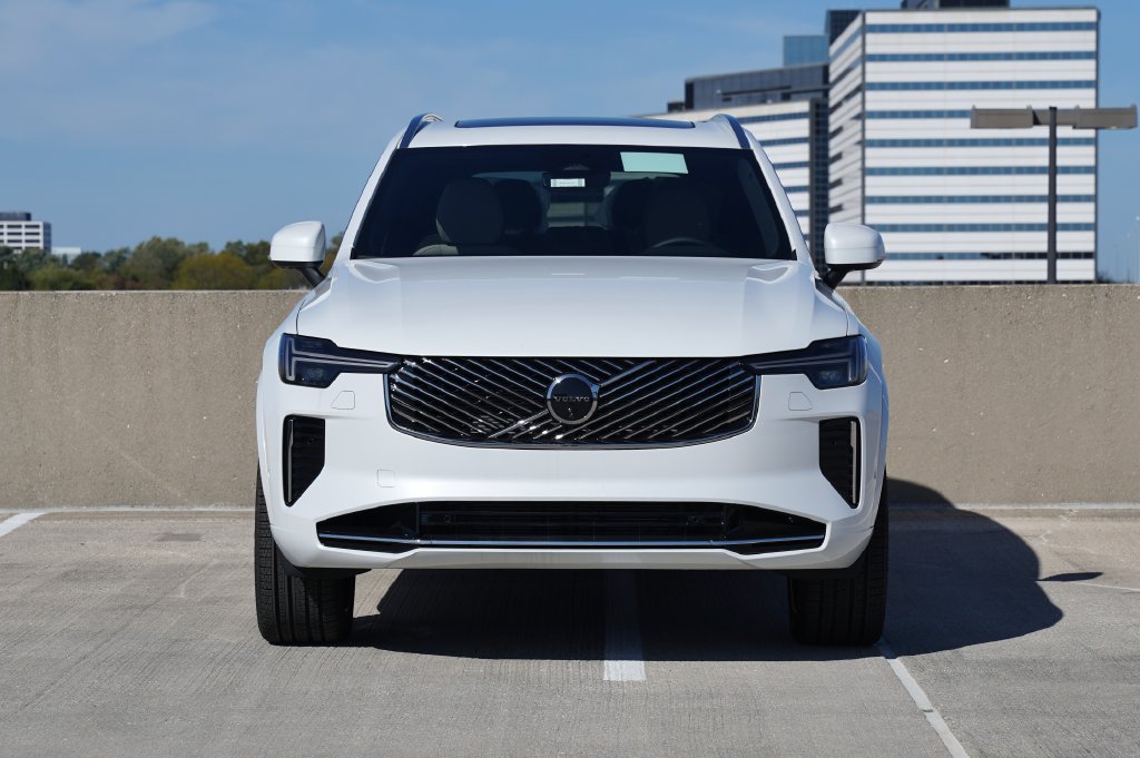 New 2027 Volvo XC90 plug-in hybrid T8 Plus 7-Seater SUV