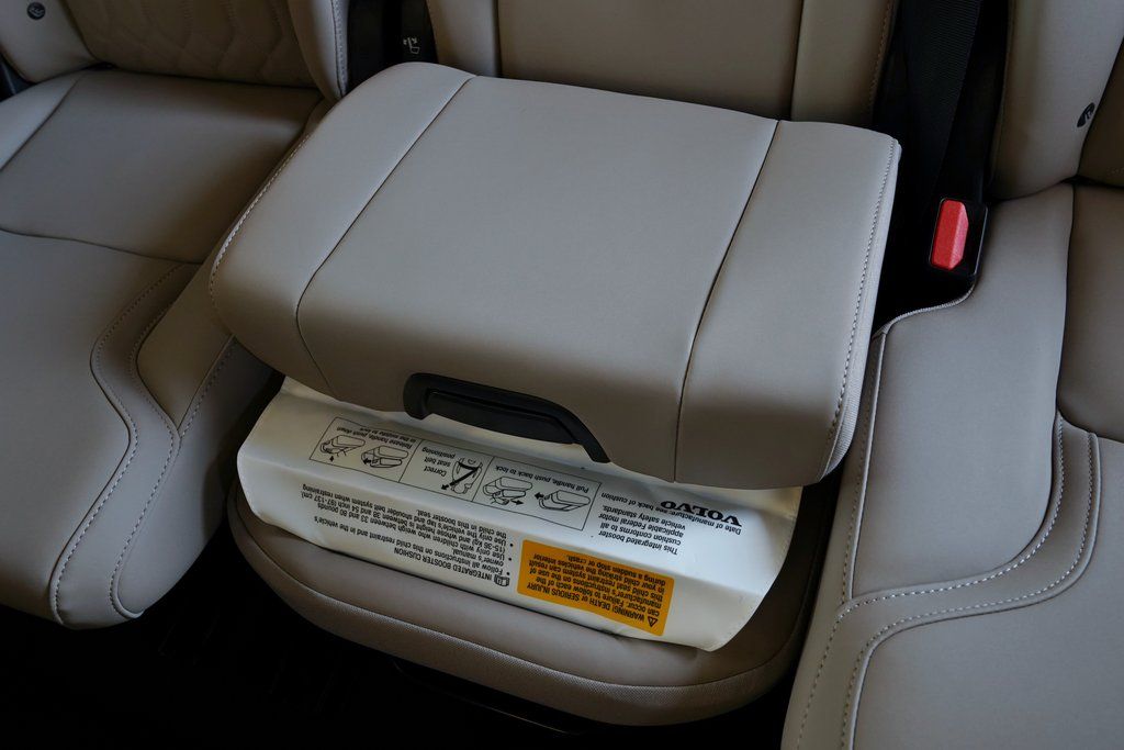 2026 Volvo XC90 Plus - Photo 26
