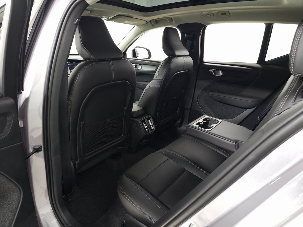 2026 Volvo XC40 Plus - Photo 26