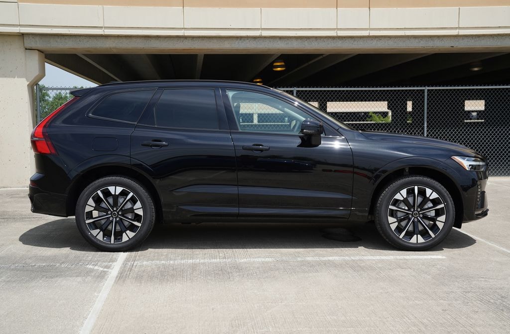 New 2026 Volvo XC60 B5 Plus SUV