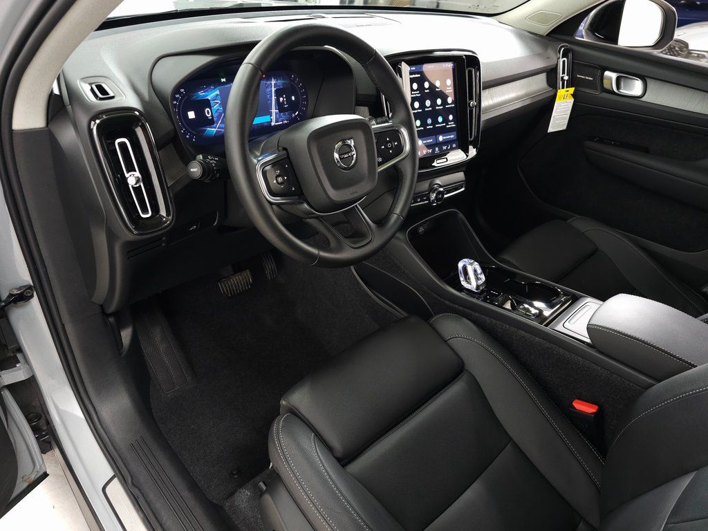 2026 Volvo XC40 Ultra - Photo 13