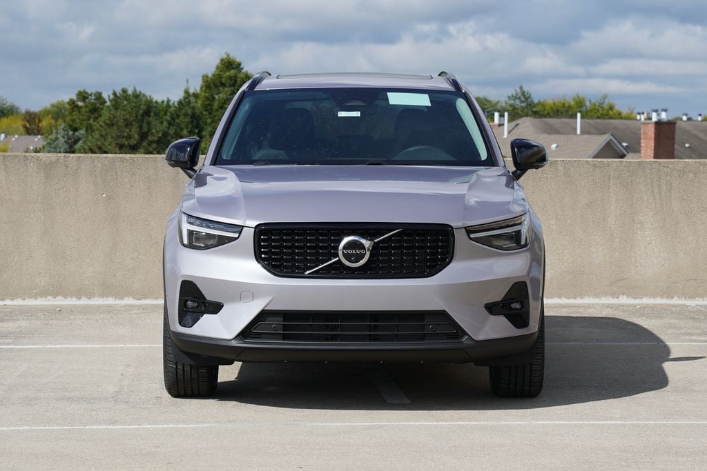 New 2026 Volvo XC40 B5 Plus SUV
