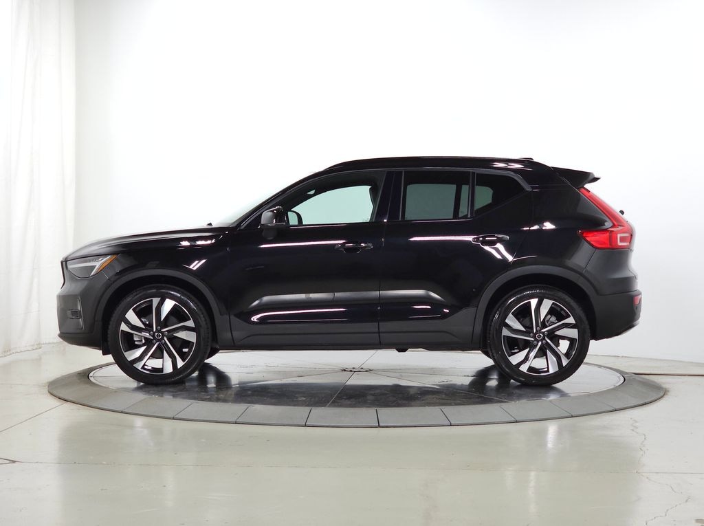 Certified 2023 Volvo XC40 B5 Plus Dark Theme SUV