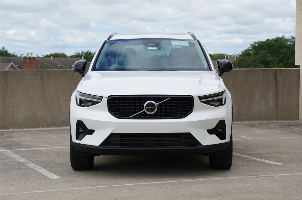 New 2026 Volvo XC40 B5 Ultra SUV