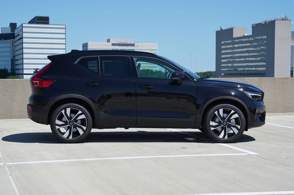 New 2026 Volvo XC40 B5 Plus SUV
