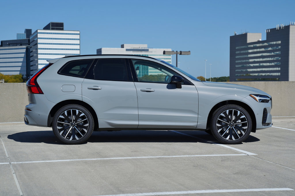 New 2027 Volvo XC60 B5 Ultra SUV
