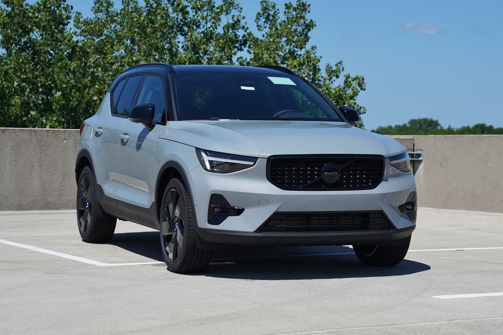 2026 Volvo XC40