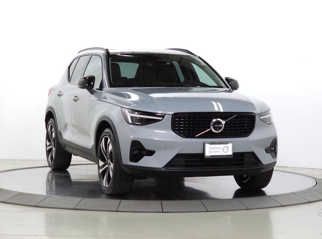 Used 2024 Volvo XC40 B5 Ultimate Dark SUV YV4L12UM9R2240634 for Sale in Schaumburg, IL at Patrick Volvo Cars