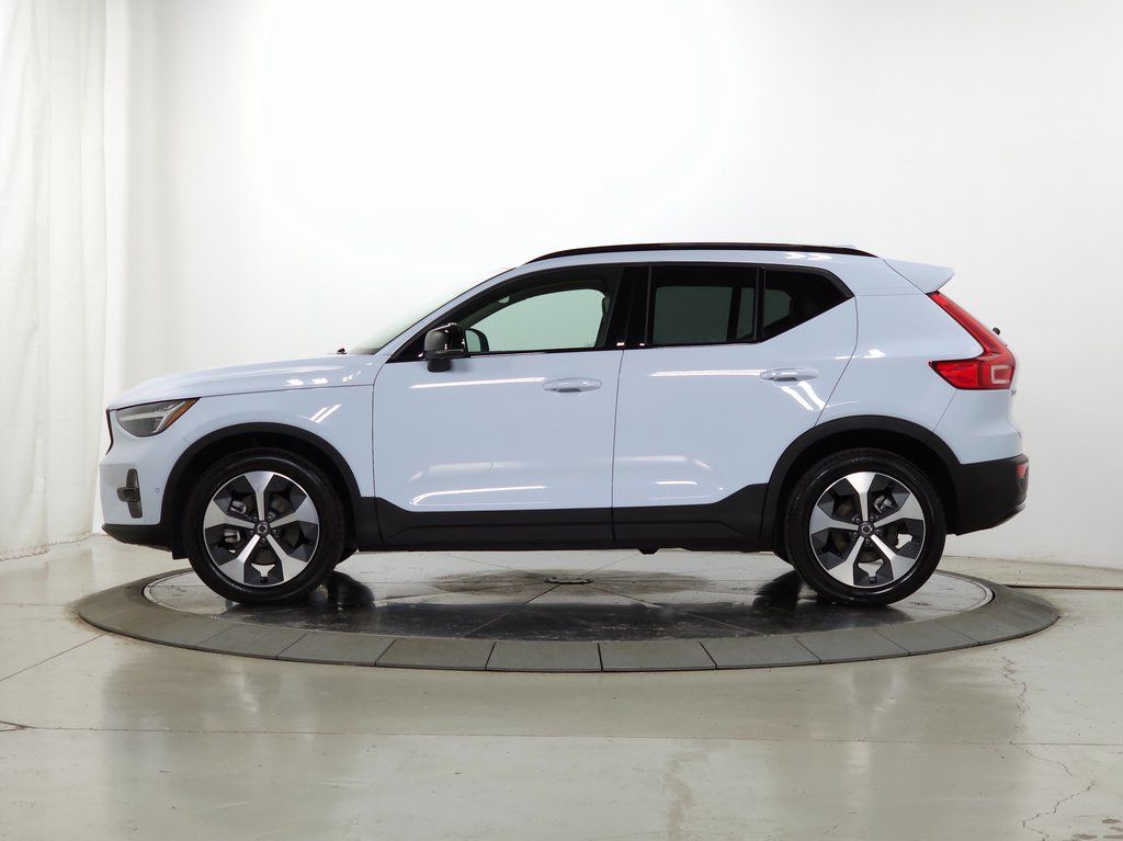 New 2026 Volvo XC40 B5 Plus SUV