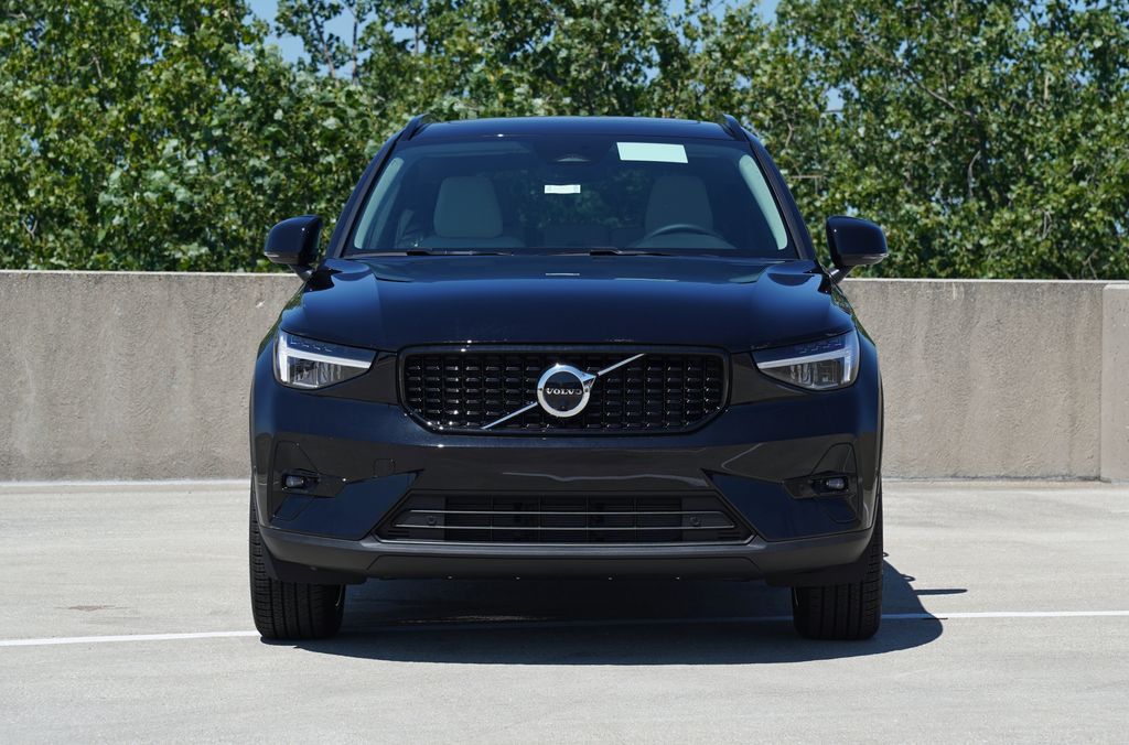 New 2026 Volvo XC40 B5 Plus SUV