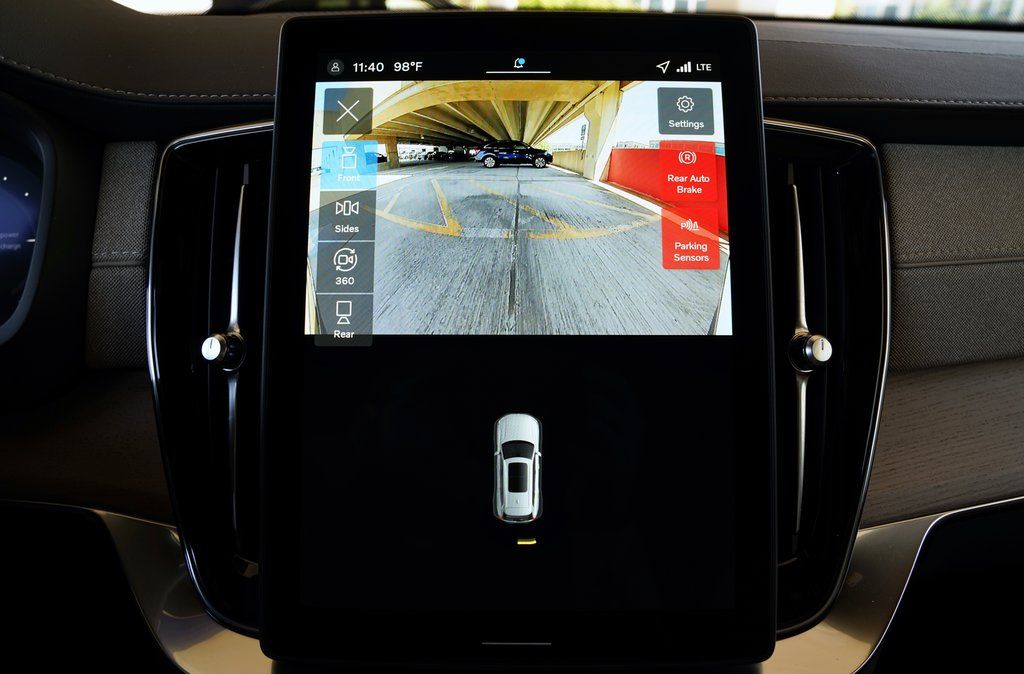 2026 Volvo XC90 Plus - Photo 20