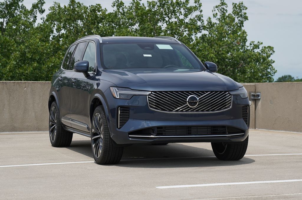  Volvo XC90 plug-in hybrid