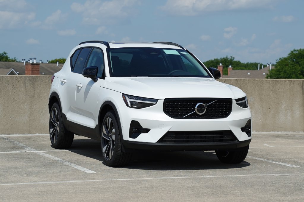 2026 Volvo XC40 B5 Ultra AWD SUV