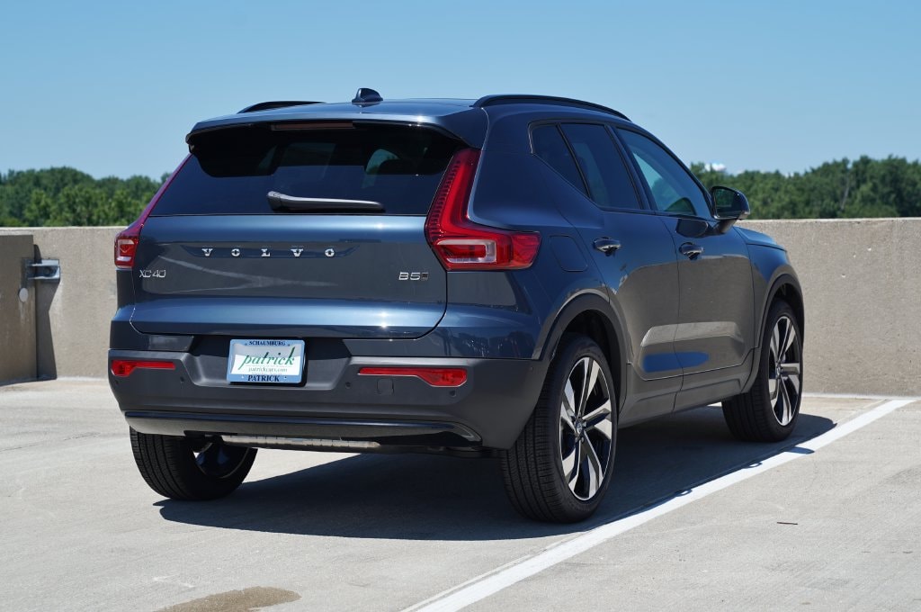 New 2026 Volvo XC40 B5 Ultra SUV