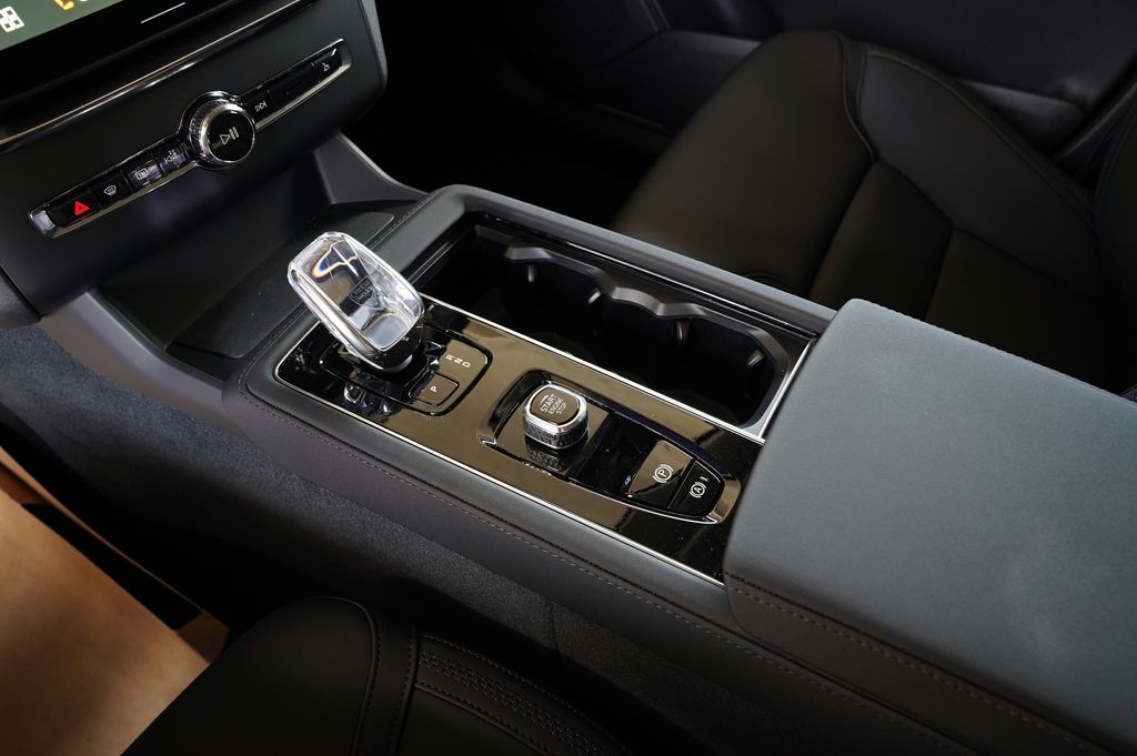 2026 Volvo XC90 Plus - Photo 23