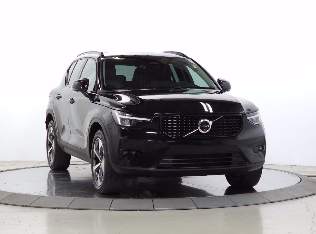 2023 Volvo XC40