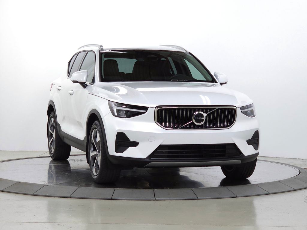 Used 2024 Volvo XC40 B5 Core SUV YV4L12UKXR2223310 for Sale in Schaumburg, IL at Patrick Volvo Cars