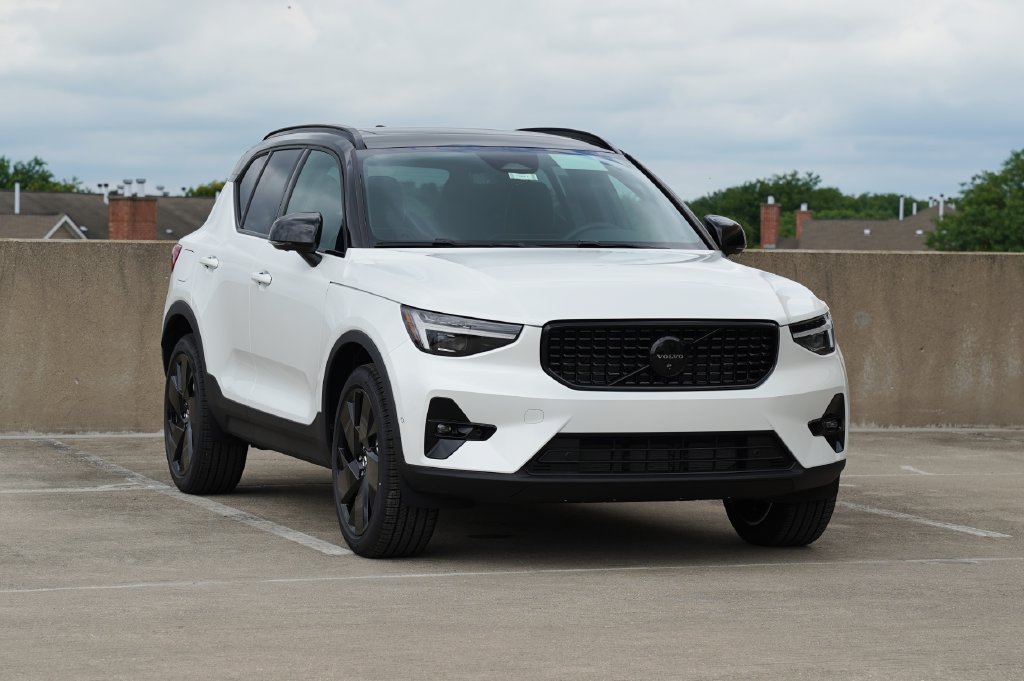 2026 Volvo XC40 B5 Ultra Black Edition AWD SUV