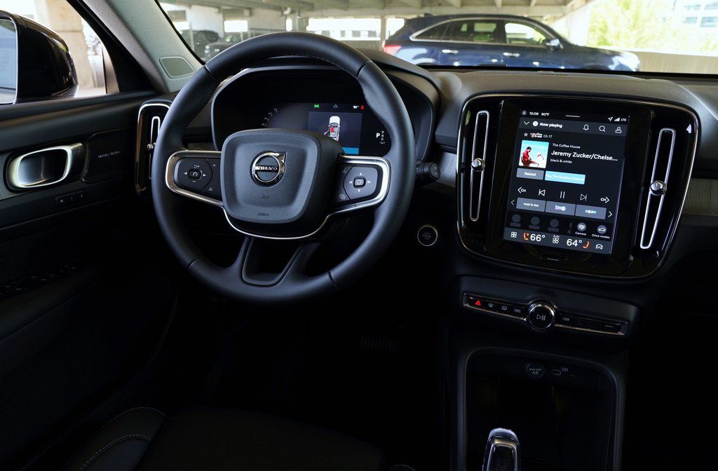 2026 Volvo XC40 Ultra - Photo 12