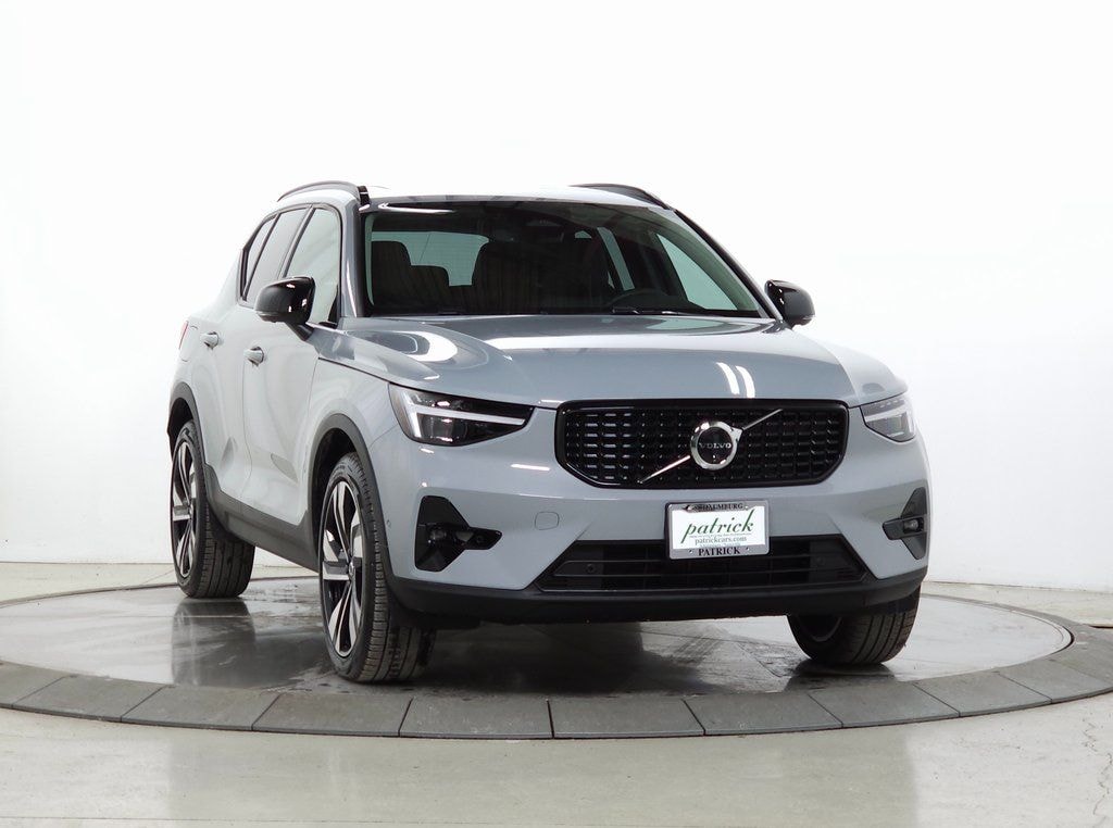 New 2026 Volvo XC40 B5 Ultra SUV