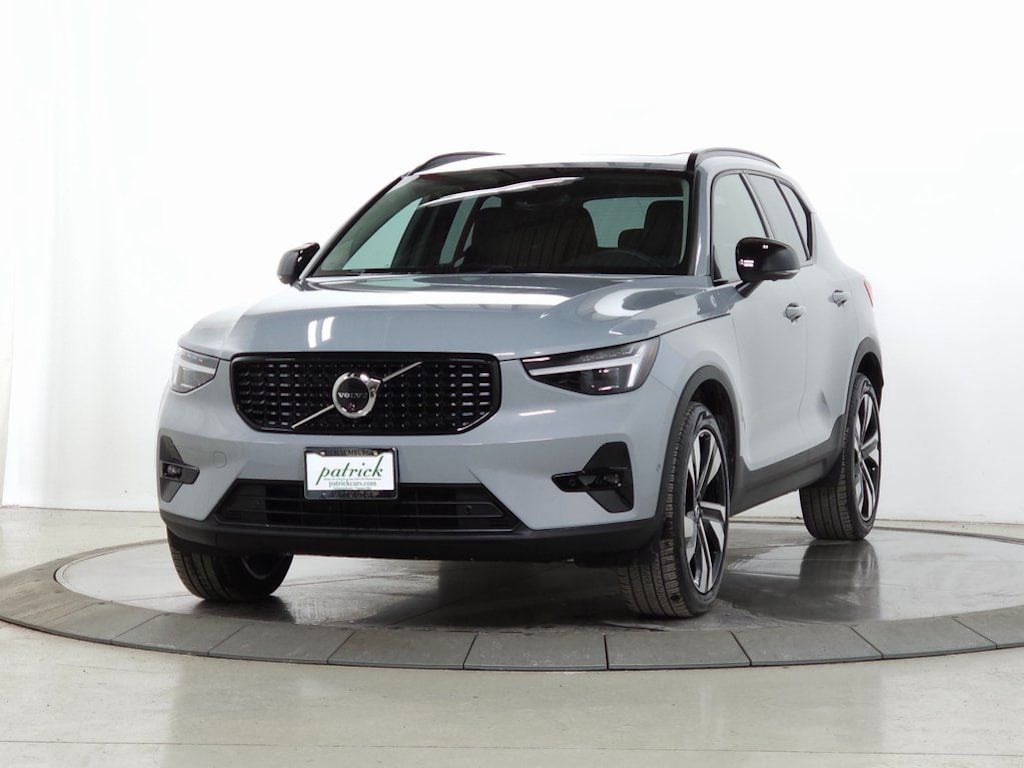 New 2026 Volvo XC40 B5 Ultra SUV