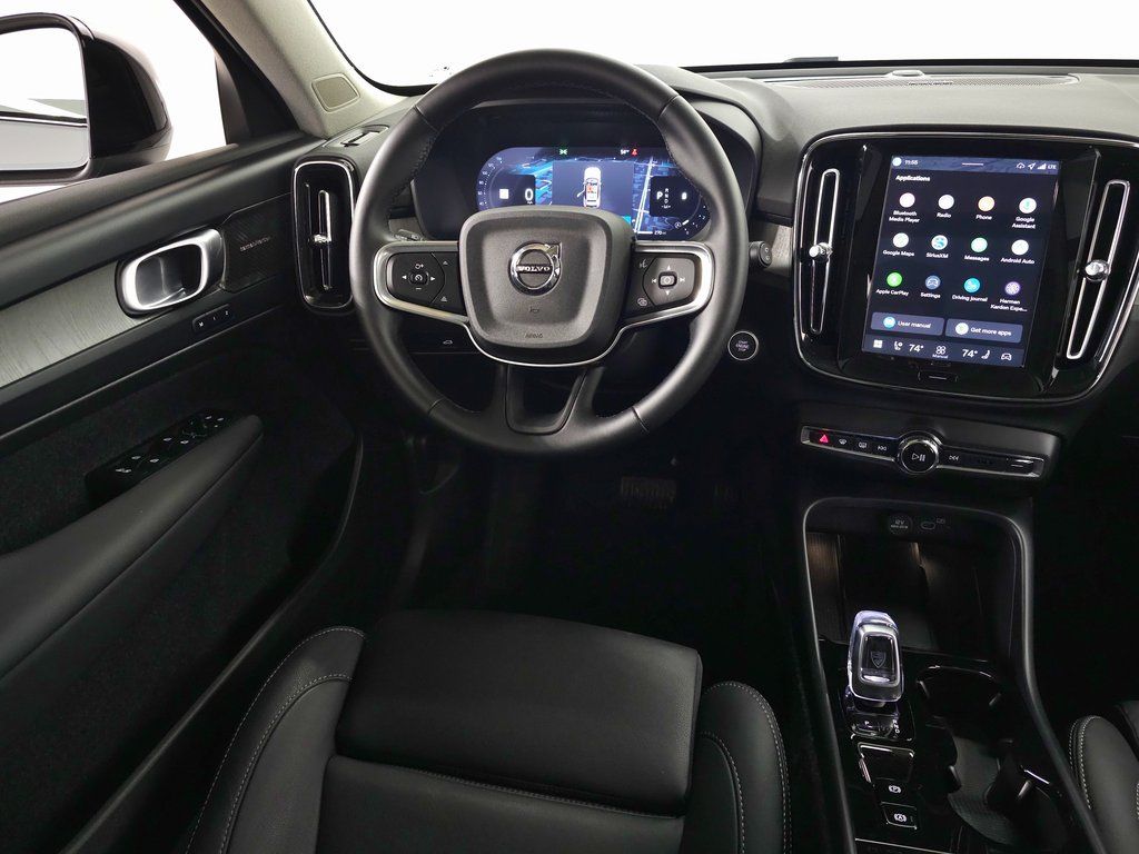 2026 Volvo XC40 Ultra - Photo 14