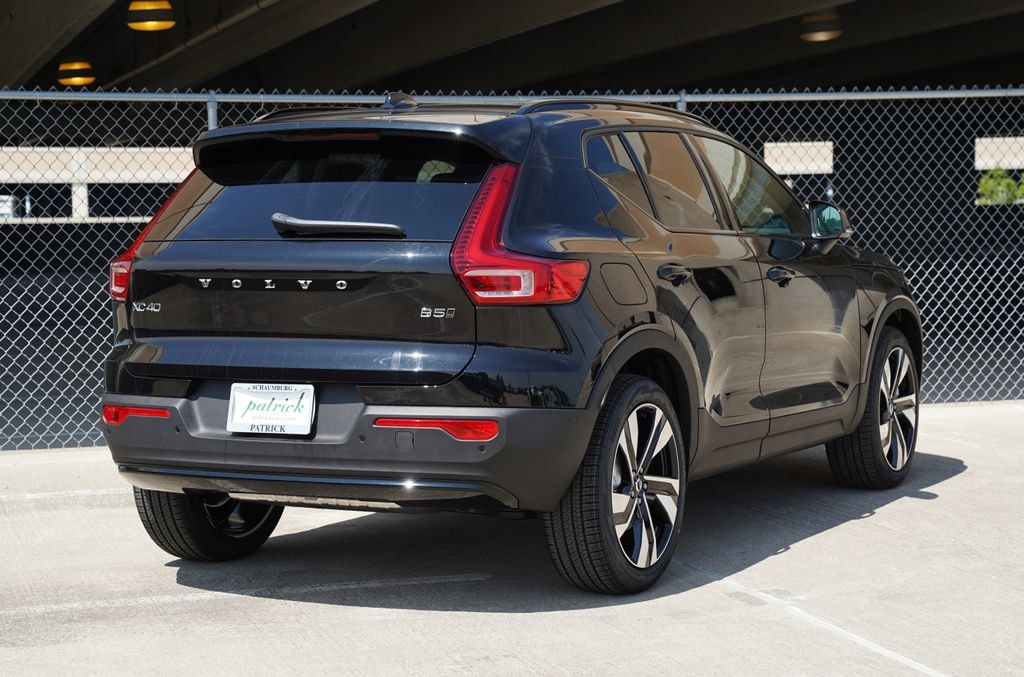 New 2026 Volvo XC40 B5 Ultra SUV
