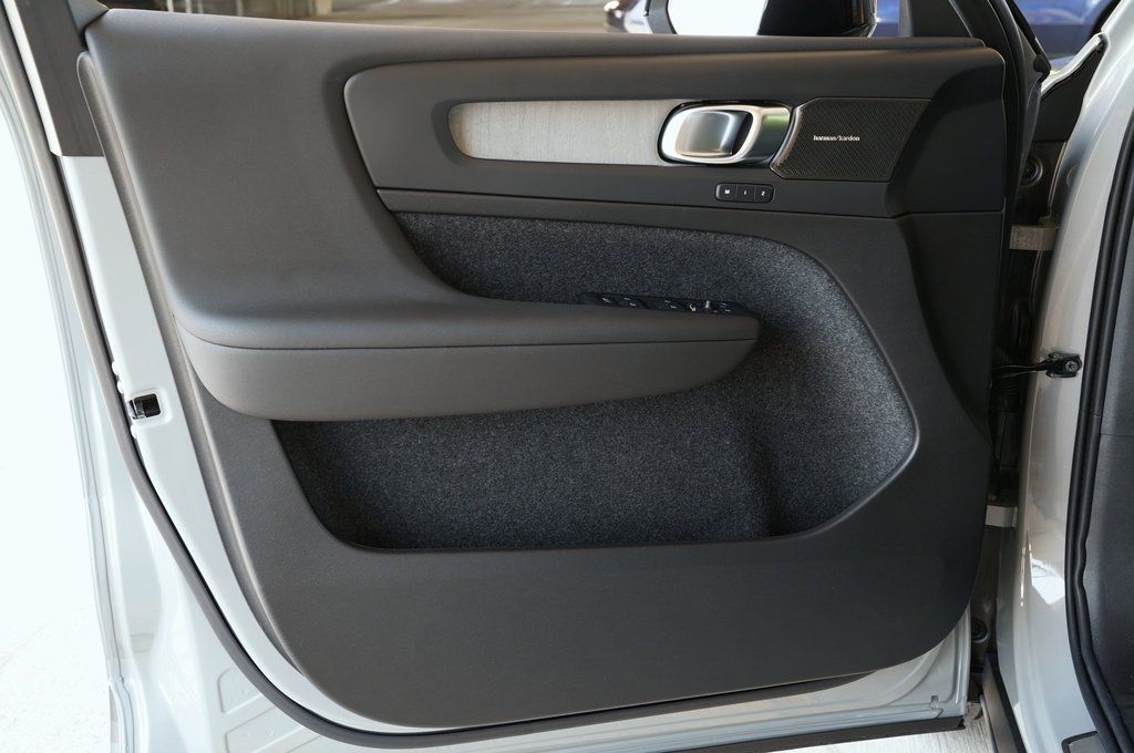 2026 Volvo XC40 Ultra - Photo 7