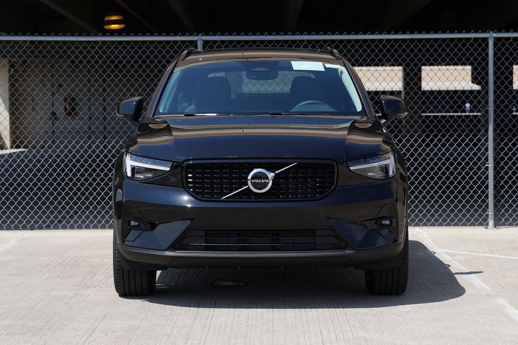 New 2026 Volvo XC40 B5 Ultra SUV