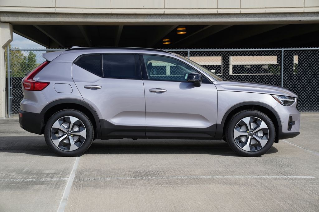 New 2026 Volvo XC40 B5 Plus SUV