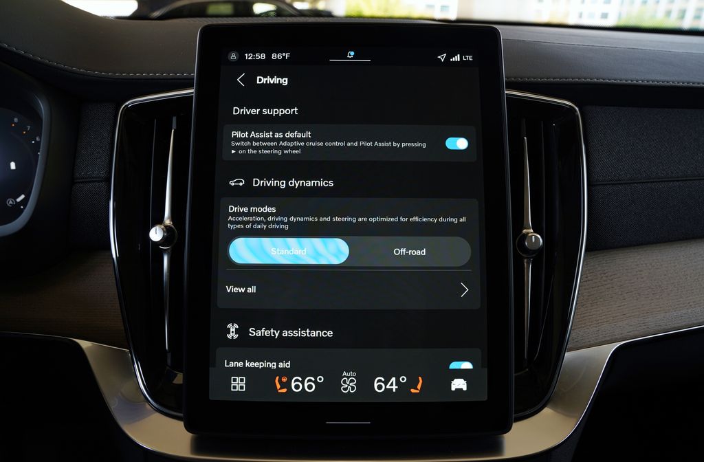 2026 Volvo XC90 Plus - Photo 16