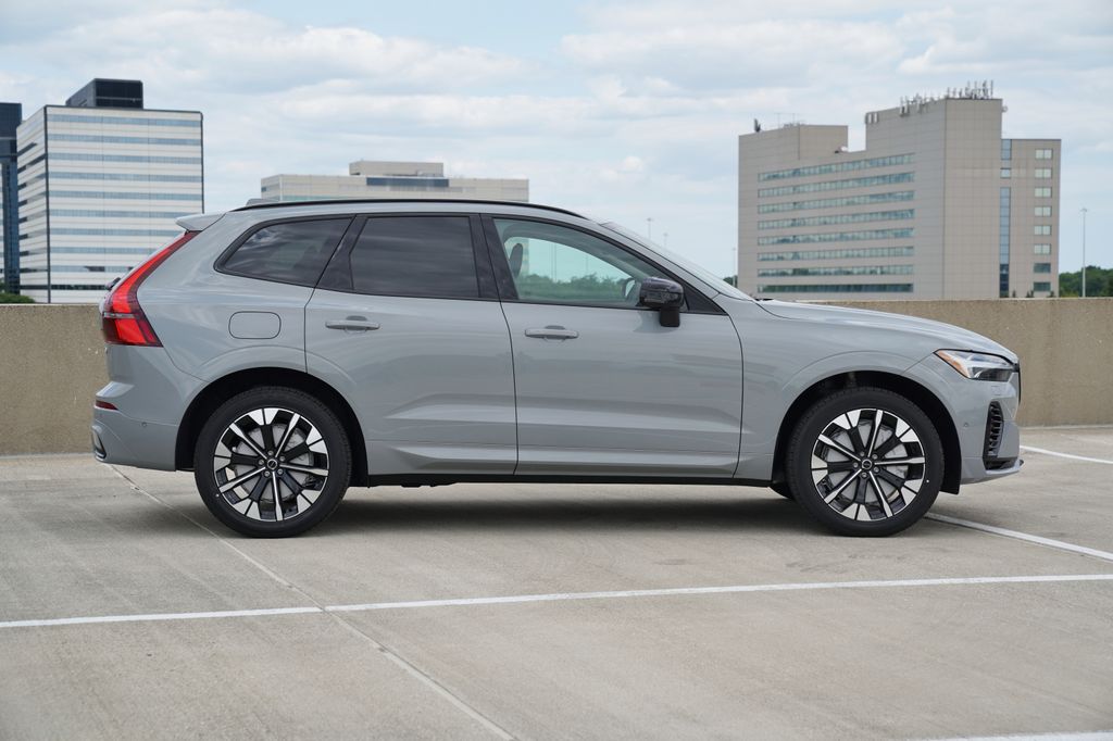 New 2026 Volvo XC60 plug-in hybrid T8 Plus SUV
